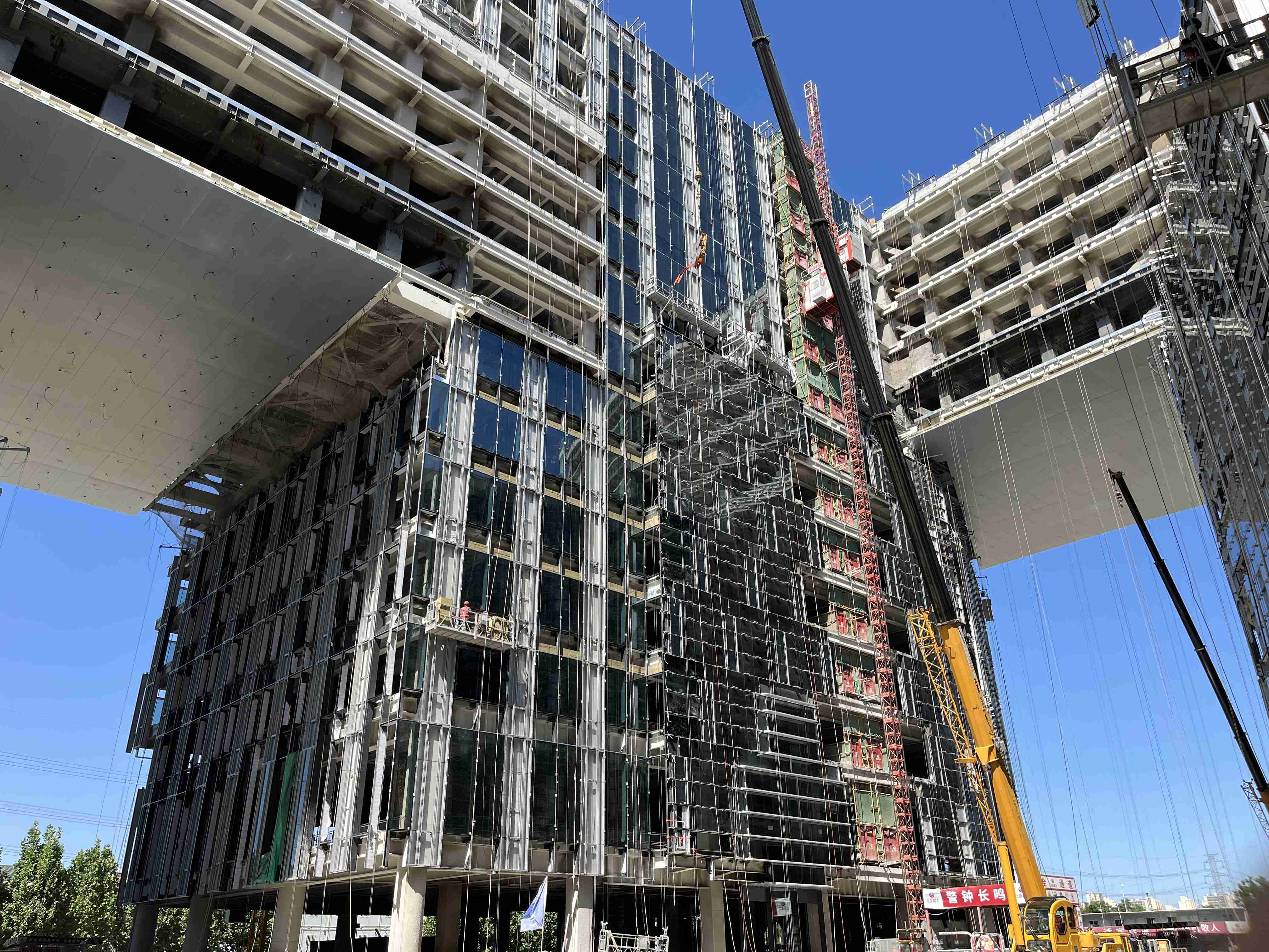 02 现场施工图片.jpg 02 现场施工图片.jpg