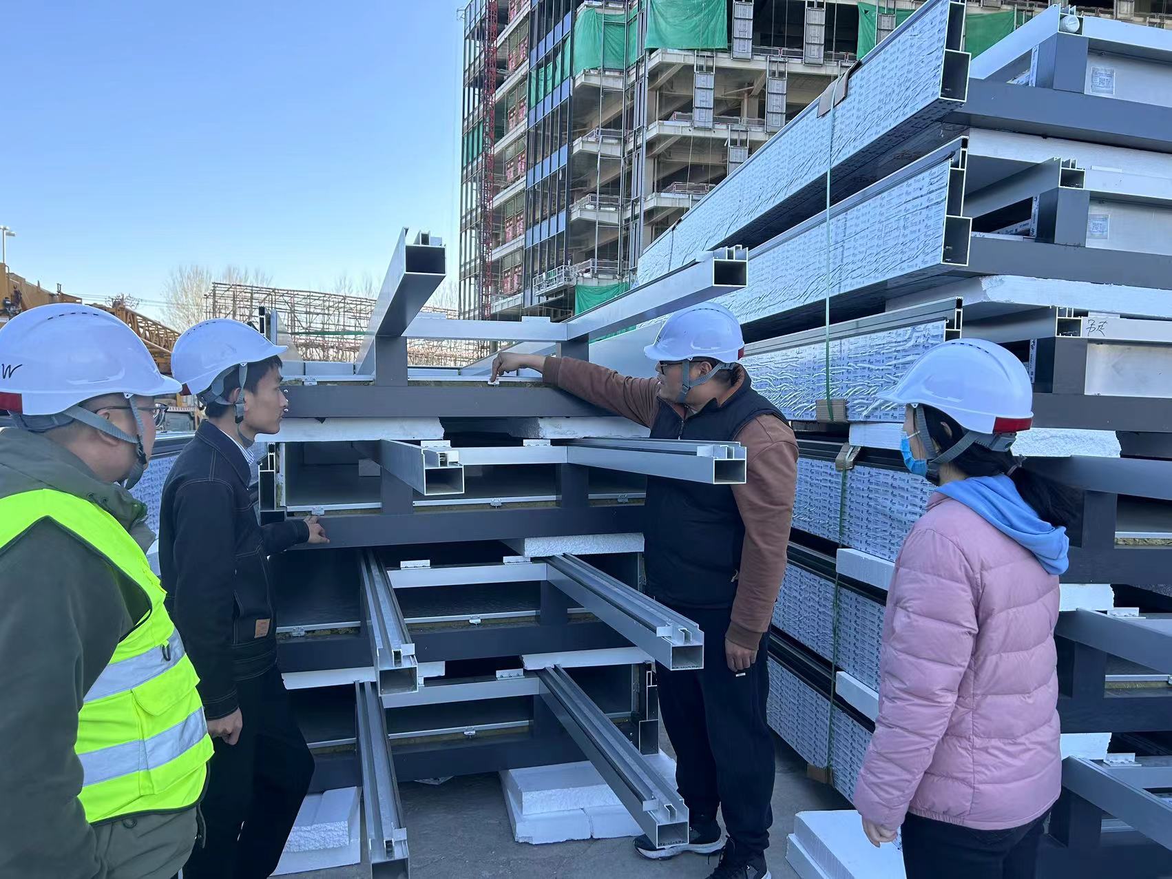 06 设计人员及计划部人员现场实地考察.jpg 06 设计人员及计划部人员现场实地考察.jpg